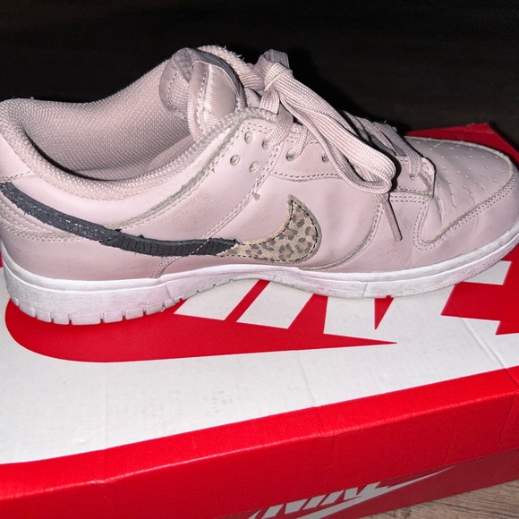 Nike Dunks - Picture 3 of 6